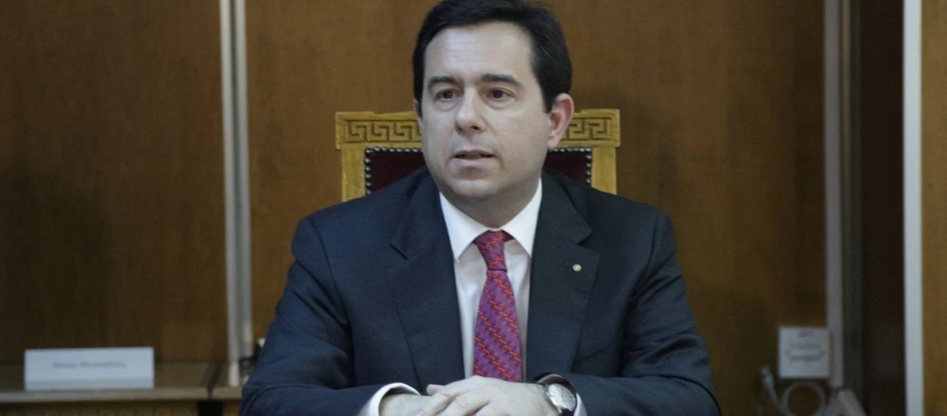 Ν.Μηταράκης: «Κατά 28.000 μειώθηκαν το 2020 οι αιτούντες άσυλο» (φώτο)